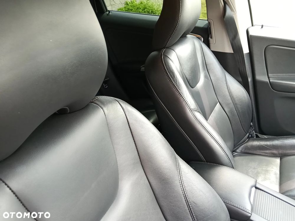 Volvo XC 60 D3 Geartronic Summum - 12