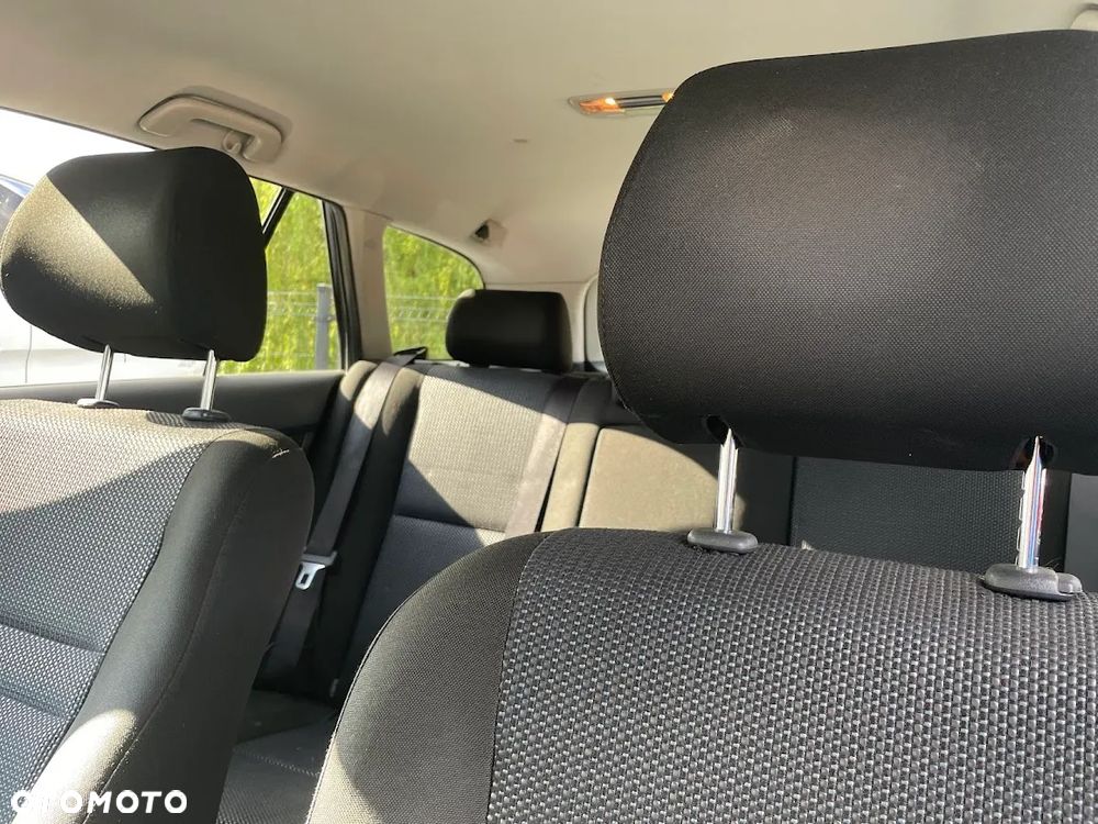 Toyota Avensis 2.0 D-4D Luna - 10
