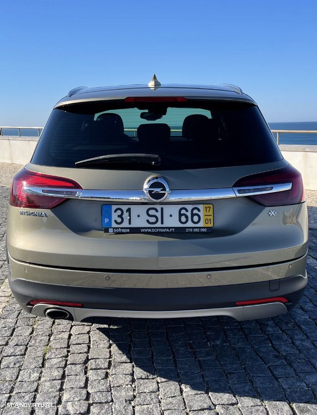 Opel Insignia Country Tourer 2.0 CDTi AWD S/S - 22
