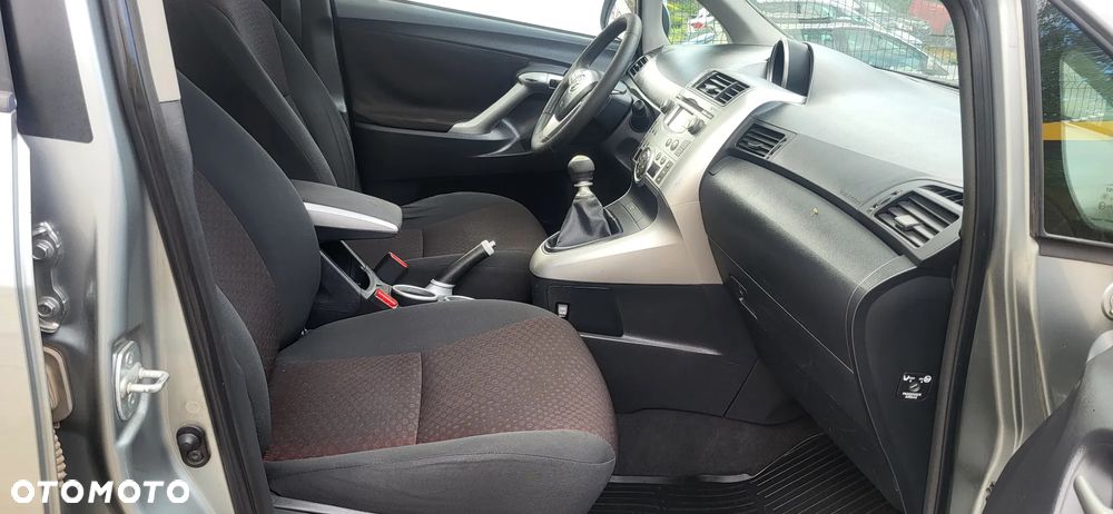 Toyota Verso 1.8 2010 7os - 9