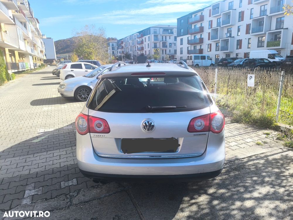 Volkswagen Passat 2.0 TDI Comfortline DPF BlueMotion Technology - 2