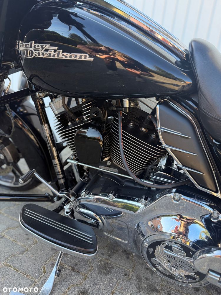 Harley-Davidson Touring Street Glide - 15