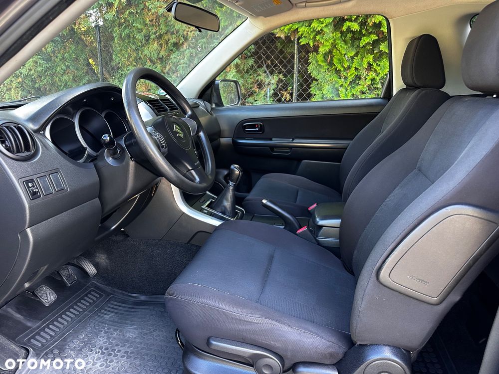 Suzuki Grand Vitara 1.6 De luxe - 21