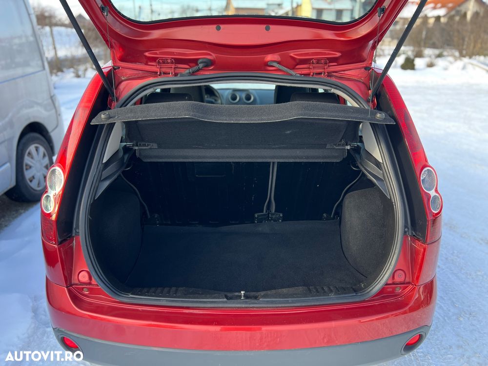 Ford Fiesta 1.4 Trend - 12