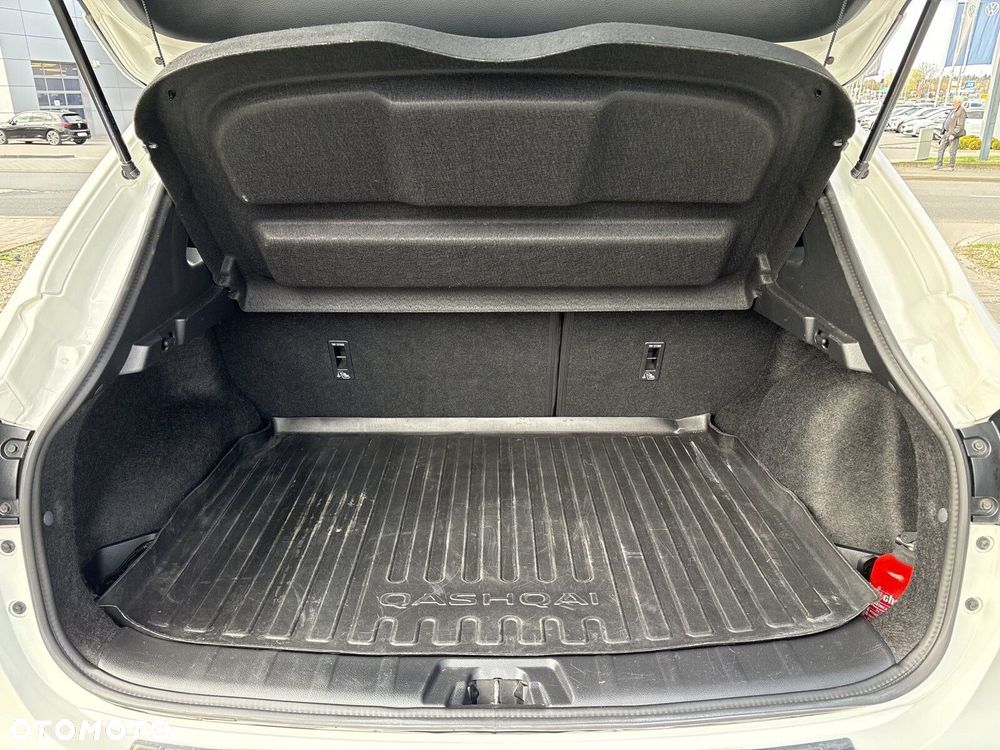 Nissan Qashqai 1.3 DIG-T N-Connecta - 26