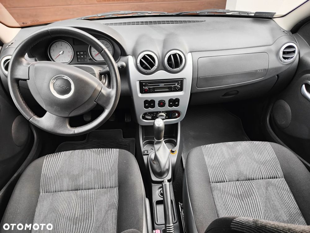Dacia Logan 1.6 16V Laureate - 11