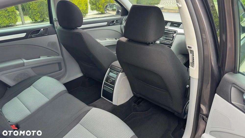 Skoda Superb 2.0 TDI Exclusive - 6