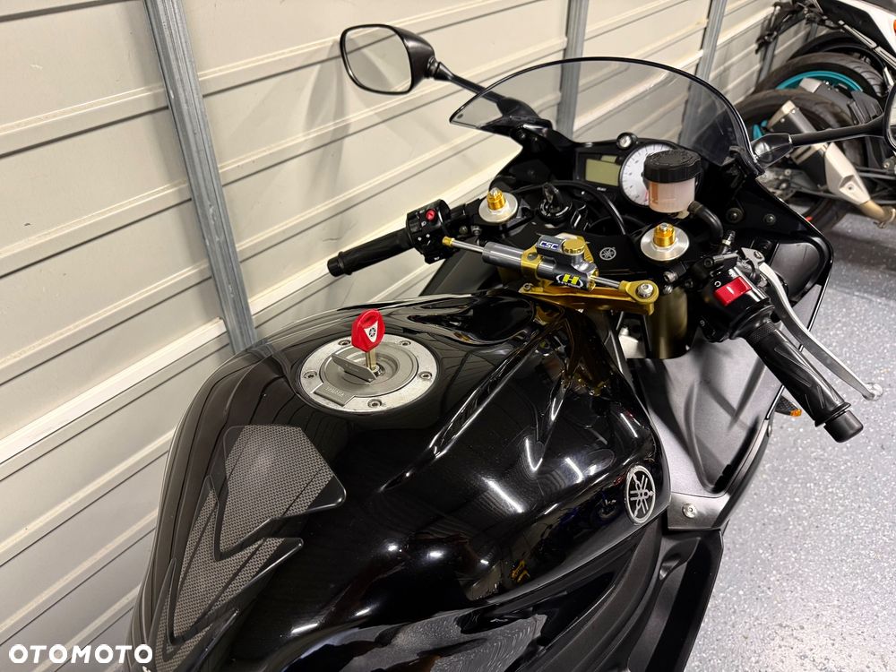 Yamaha R6 - 12
