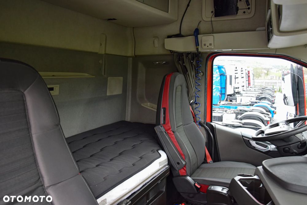 Volvo FH540 / 6x2 / EURO 6 / PUSHER / OŚ SKRĘTNA-PODNOSZONA / RETARDER / KLIMATYZACJA POSTOJOWA / NAWIGACJA / ACC / LEDY / 2 ZBIORNIKI PALIWA / ALUFELGI / SERWISOWANY / SPROWADZONY - 40