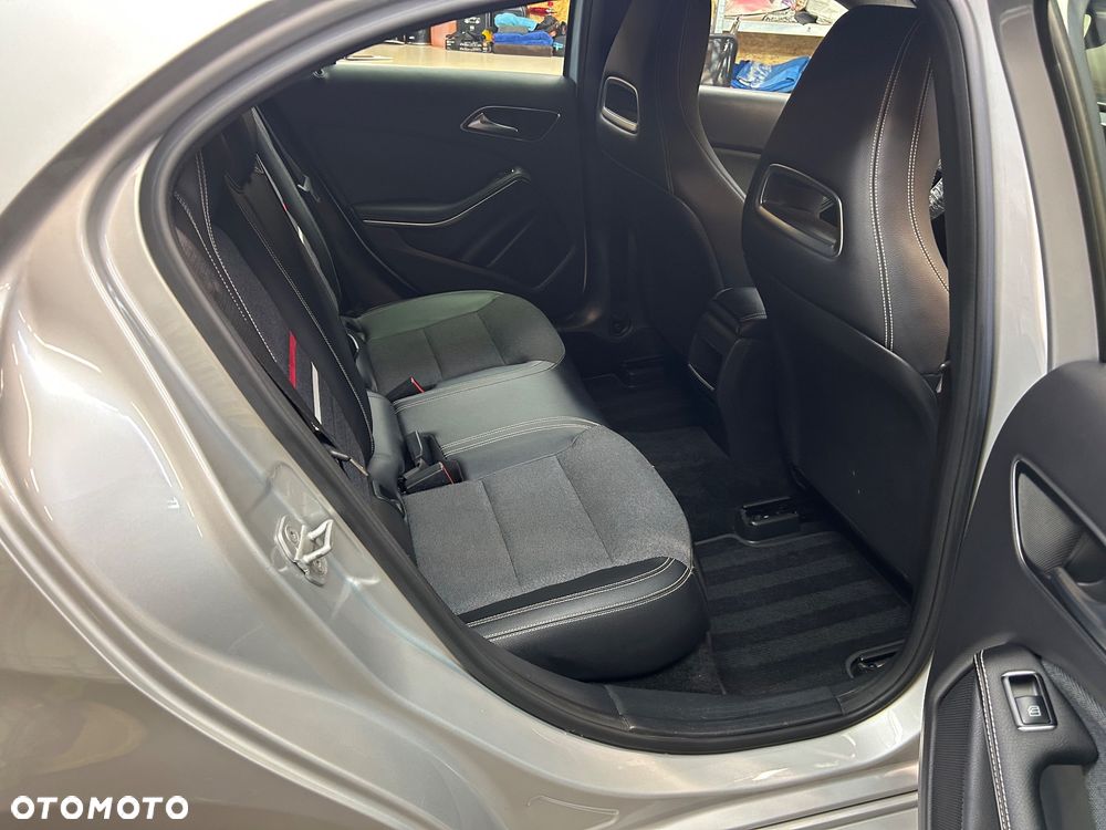 Mercedes-Benz Klasa A 180 (BlueEFFICIENCY) Urban - 16