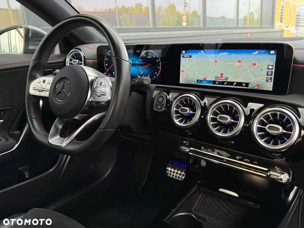 Mercedes-Benz CLA 180 7G-DCT AMG Line - 34