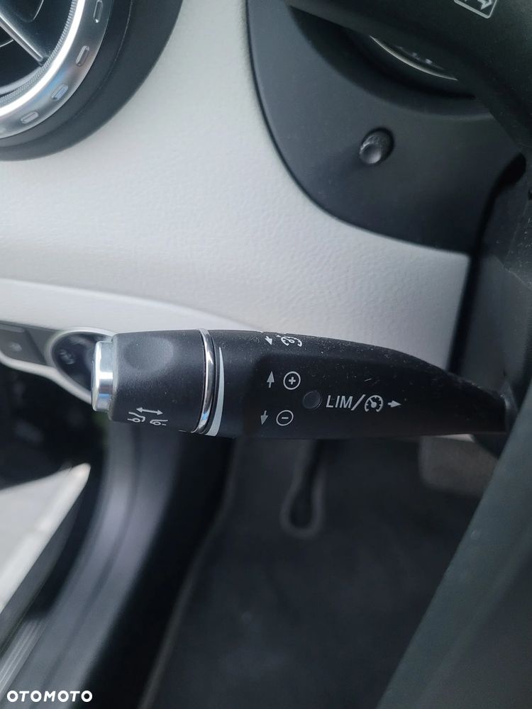 Mercedes-Benz GLA 200 7G-DCT Style - 9