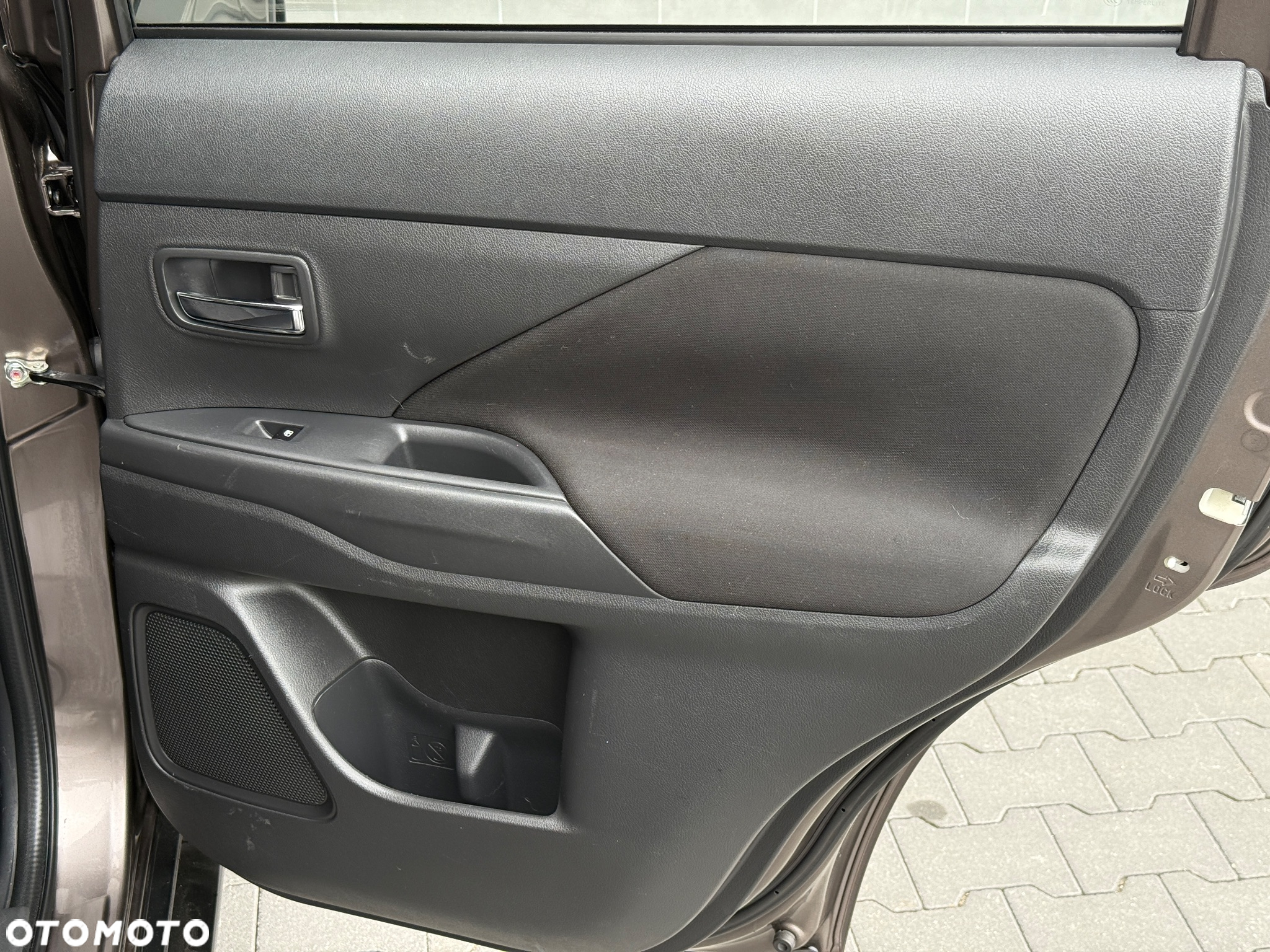 Mitsubishi Outlander - 23