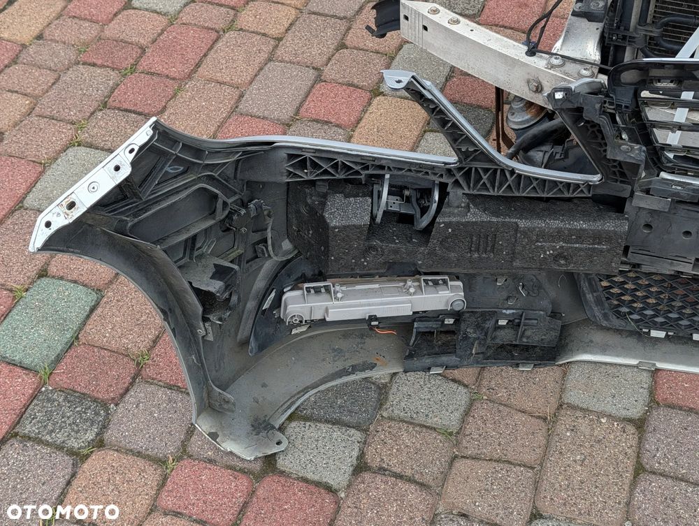 ZDERZAK PAS PRZEDNI MASKA PRZÓD MERCEDES E-KLASA W212 2.2 CDI 775 - 6