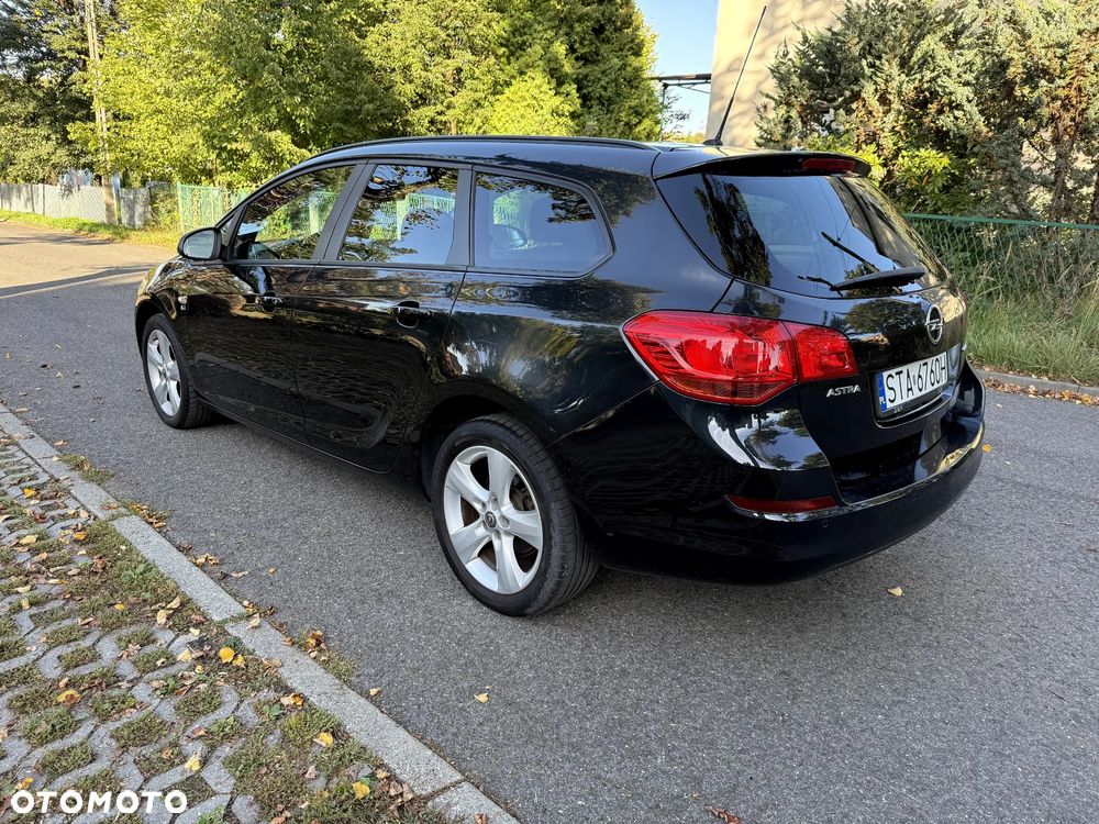 Opel Astra 1.4 150 Jahre - 4