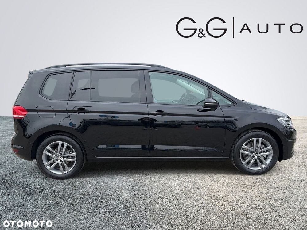 Volkswagen Touran - 12