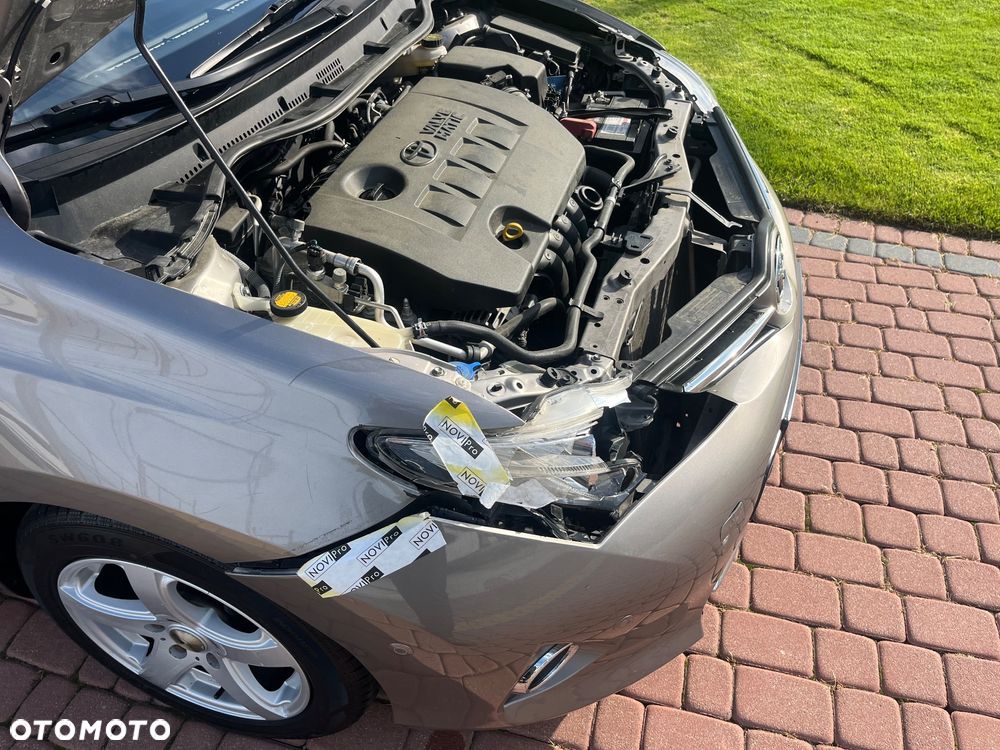 Toyota Auris 1.6 Valvematic Executive - 14