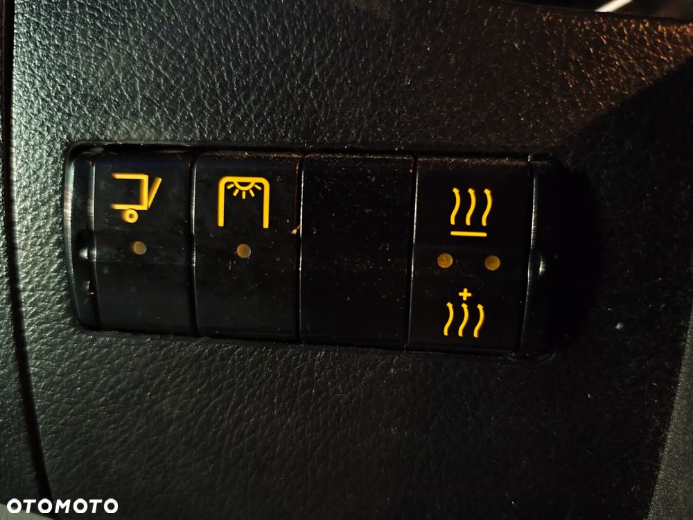 Mercedes-Benz SPRINTER 319 - 33