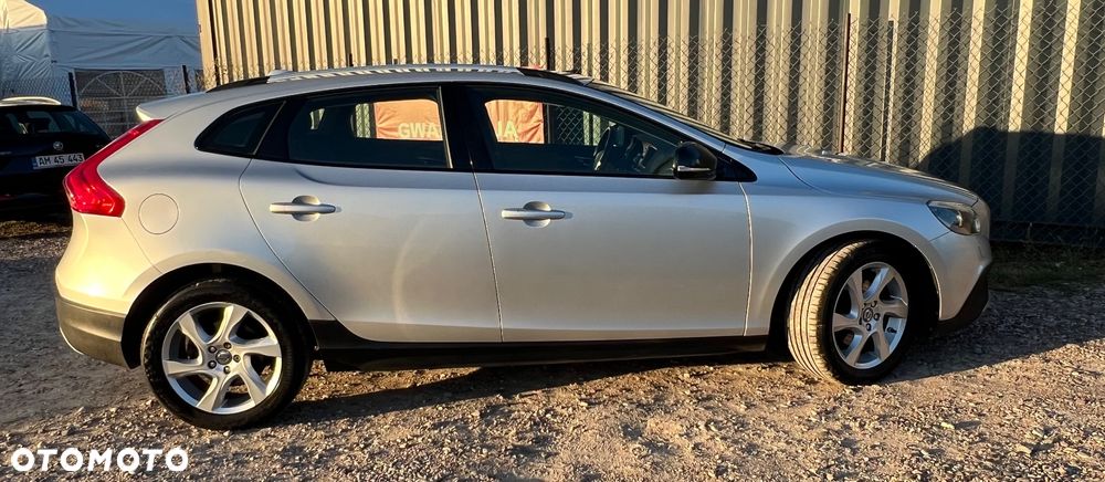 Volvo V40 Cross Country D2 Momentum - 3