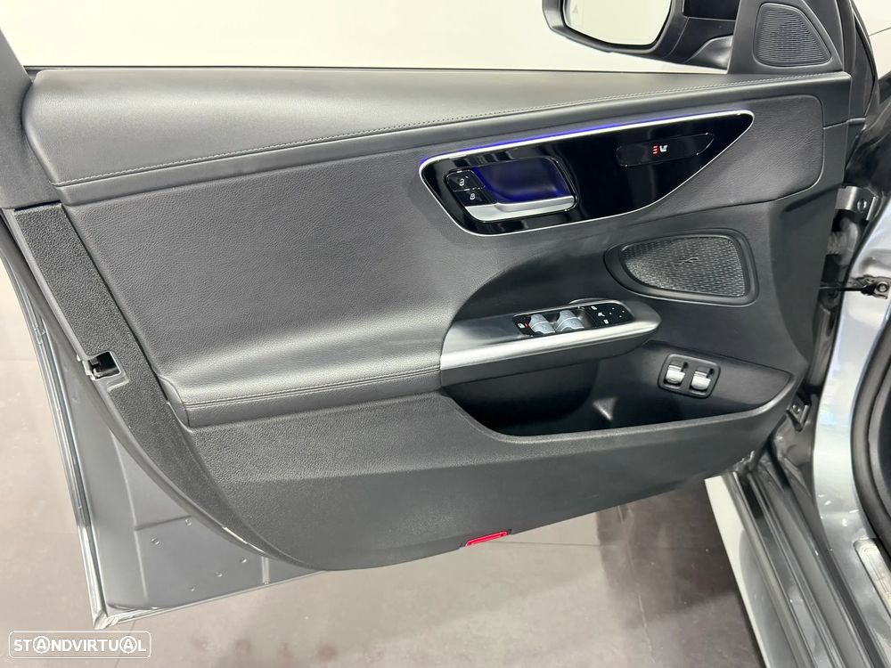 Mercedes-Benz C 300 e AMG Line - 19