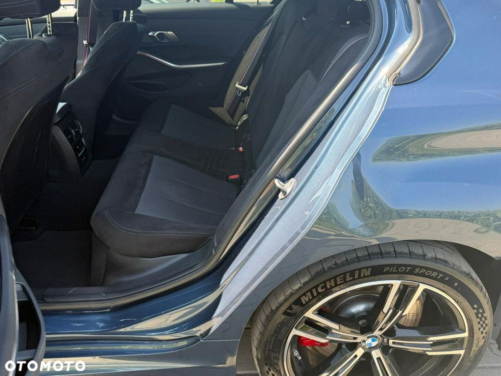 BMW Seria 3 320d xDrive mHEV M Sport - 17