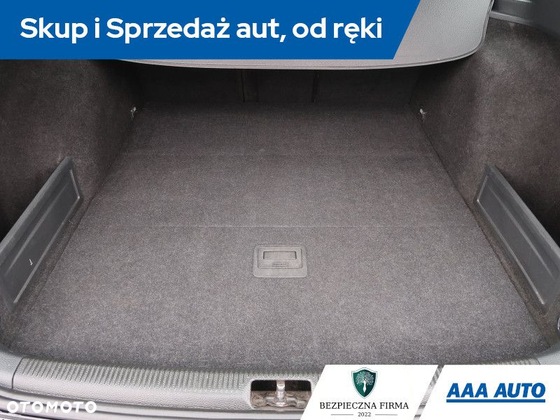 Volkswagen Passat - 14