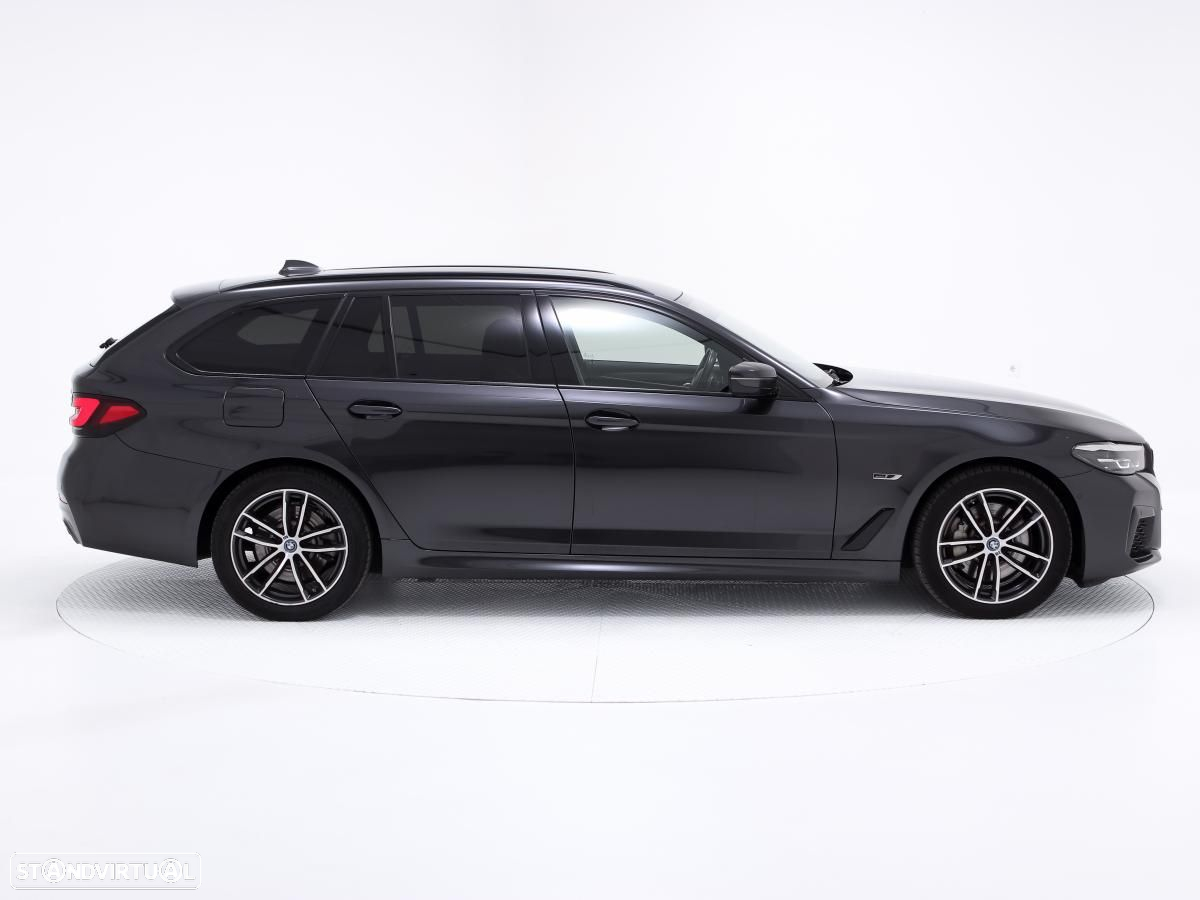 BMW 530 e Pack Desportivo M - 2