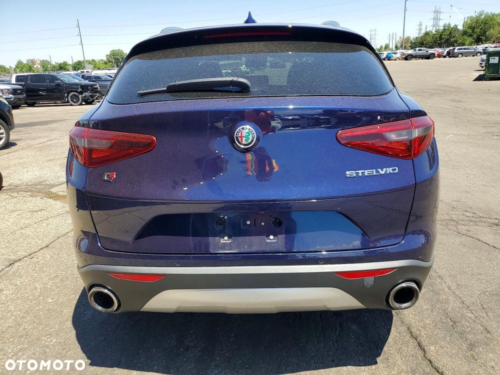 Alfa Romeo Stelvio 2.0 Turbo 16V AT8-Q4 Lusso Ti - 6