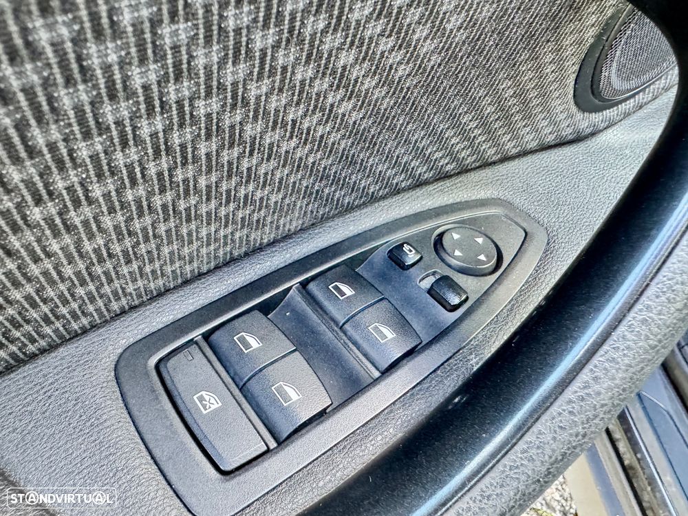 BMW X1 16 d sDrive Advantage - 21