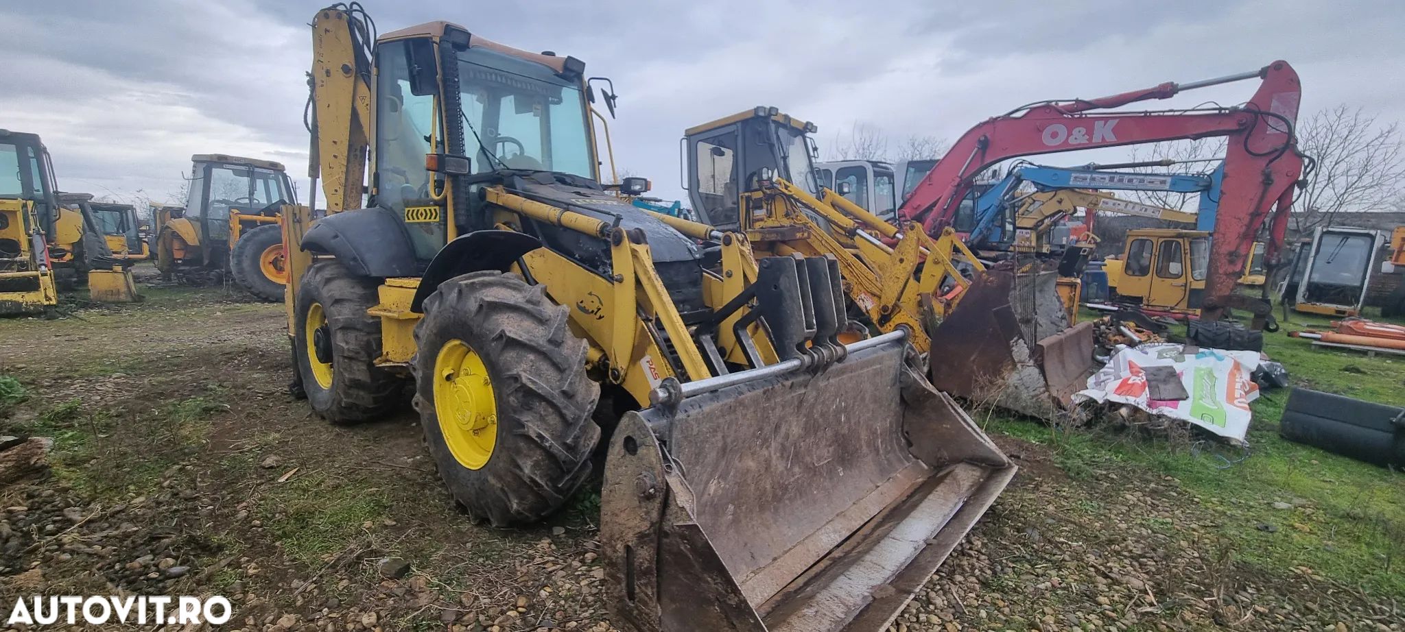 Dezmembrez KOMATSU WB97 S - 1