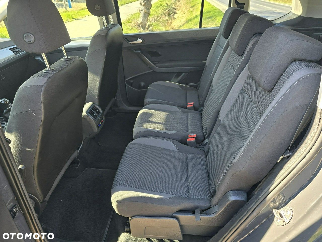 Volkswagen Touran - 19