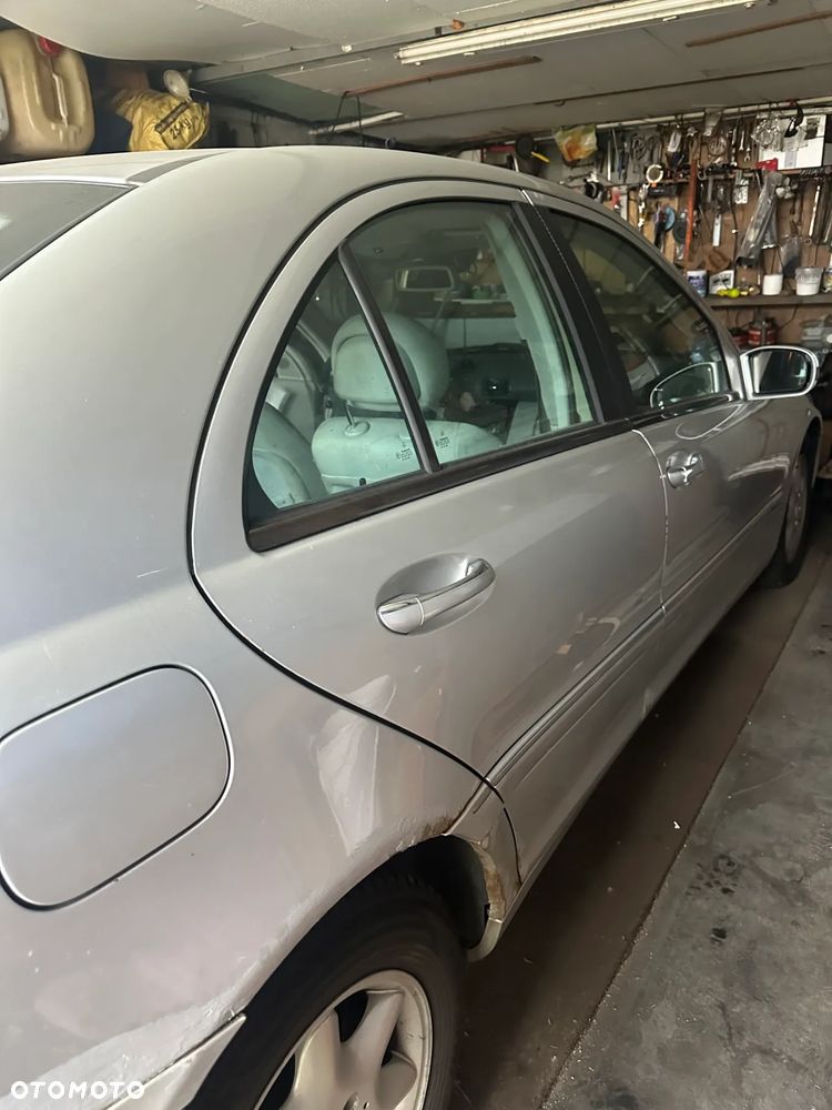 Mercedes-Benz Klasa C 220 CDI Classic - 11