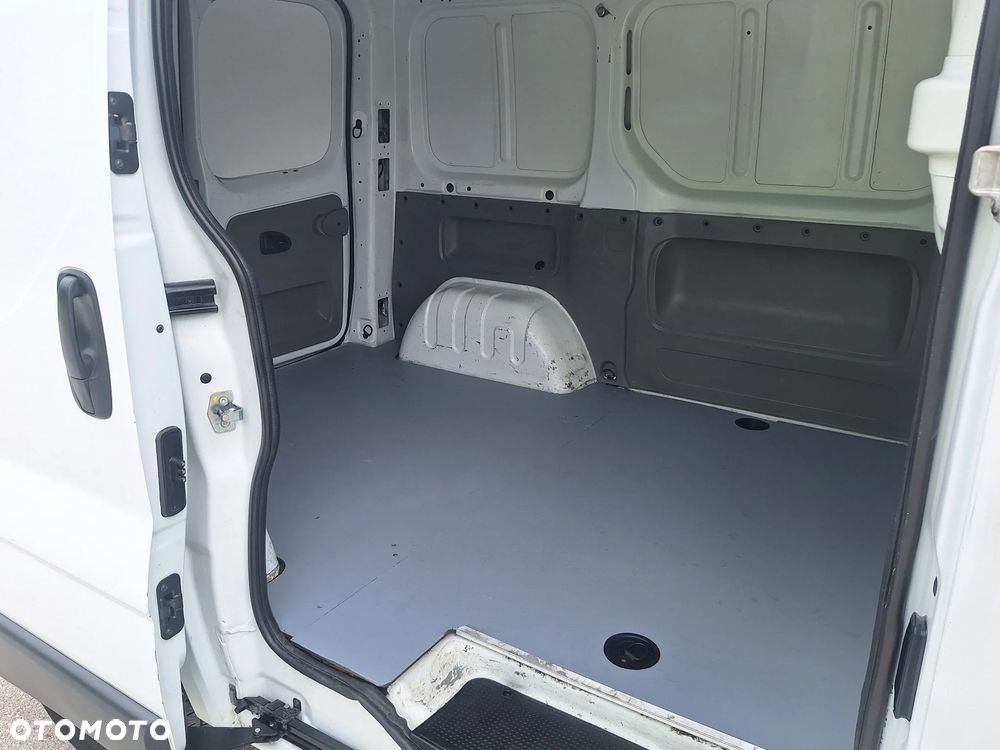 Opel Vivaro - 11