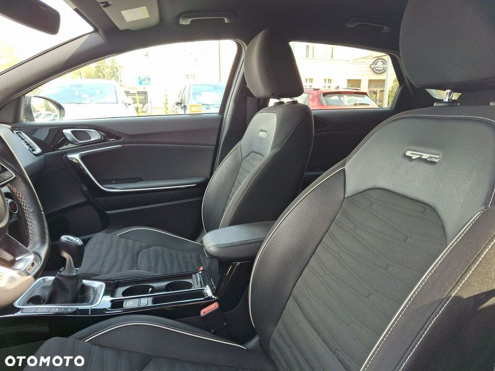 Kia ProCeed 1.5 T-GDI GT Line - 10