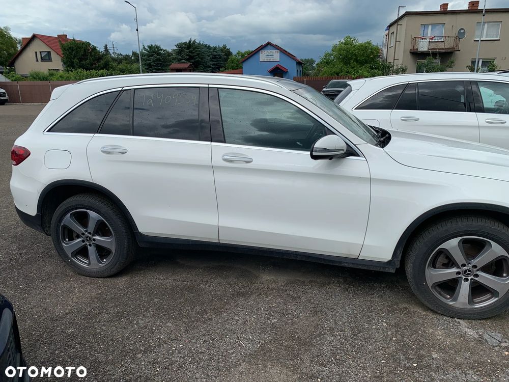 Mercedes-Benz GLC 300 4Matic 9G-TRONIC - 5