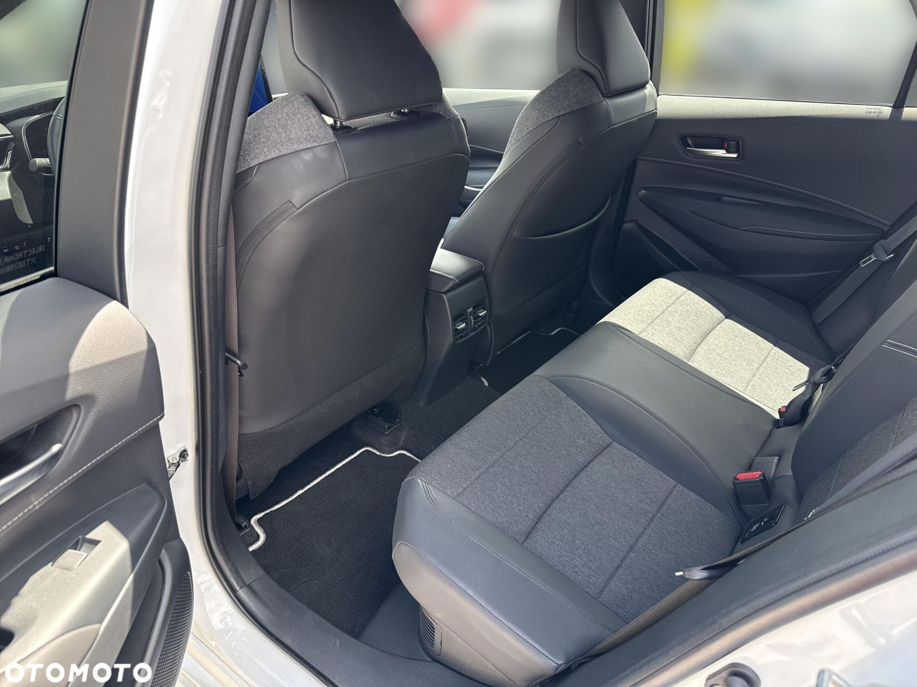 Toyota Corolla - 10