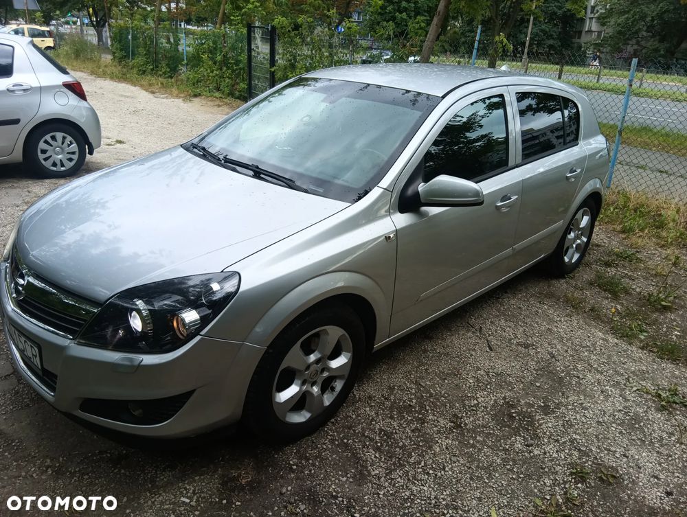 Opel Astra 1.6 111 EasyTronic - 2