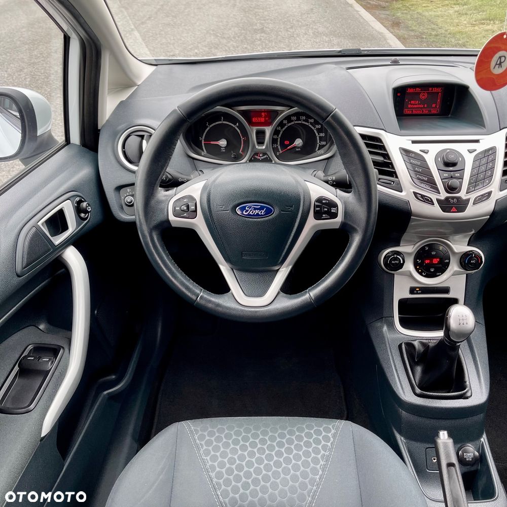 Ford Fiesta 1.6 TDCI Titanium - 12