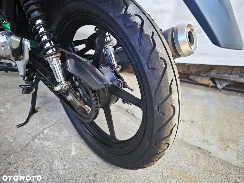 Yamaha YBR - 7
