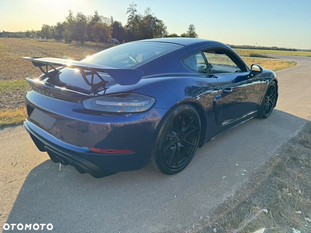 Porsche 718 Cayman GPF GT4 - 9