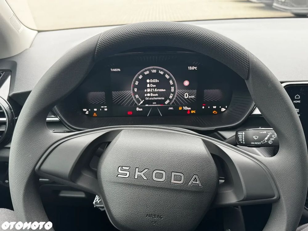 Skoda Fabia 1.0 Essence - 12