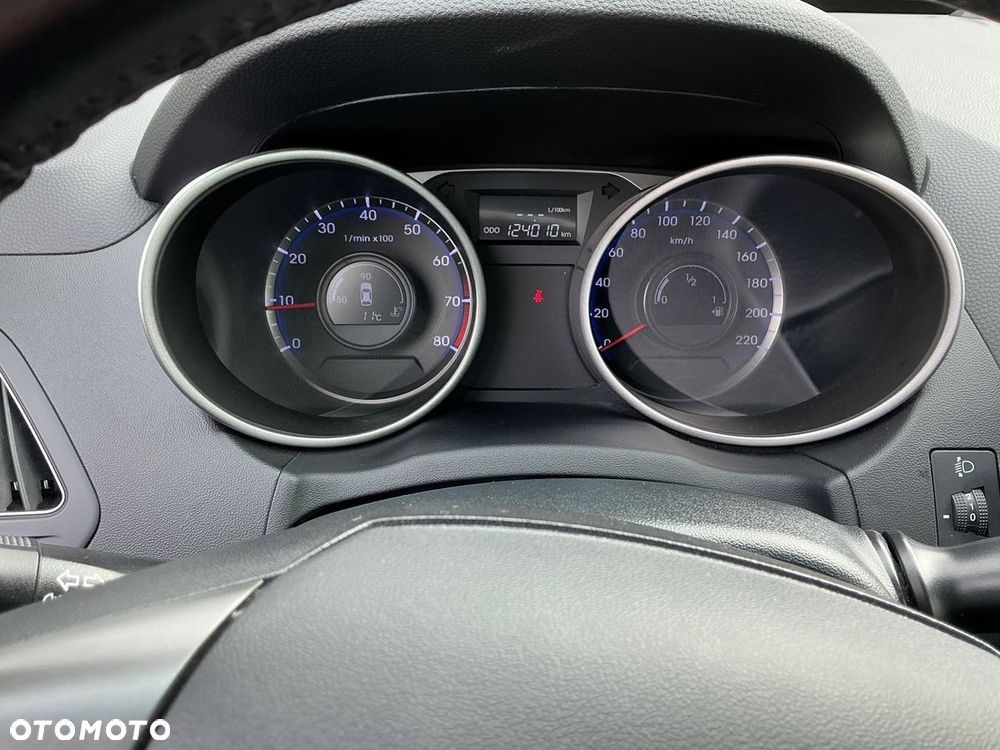 Hyundai ix35 1.6 2WD Fifa World Cup Edition - 9