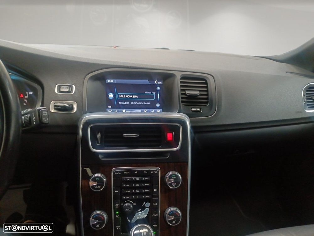 Volvo V60 2.4 D6 Momentum AWD Phev - 9