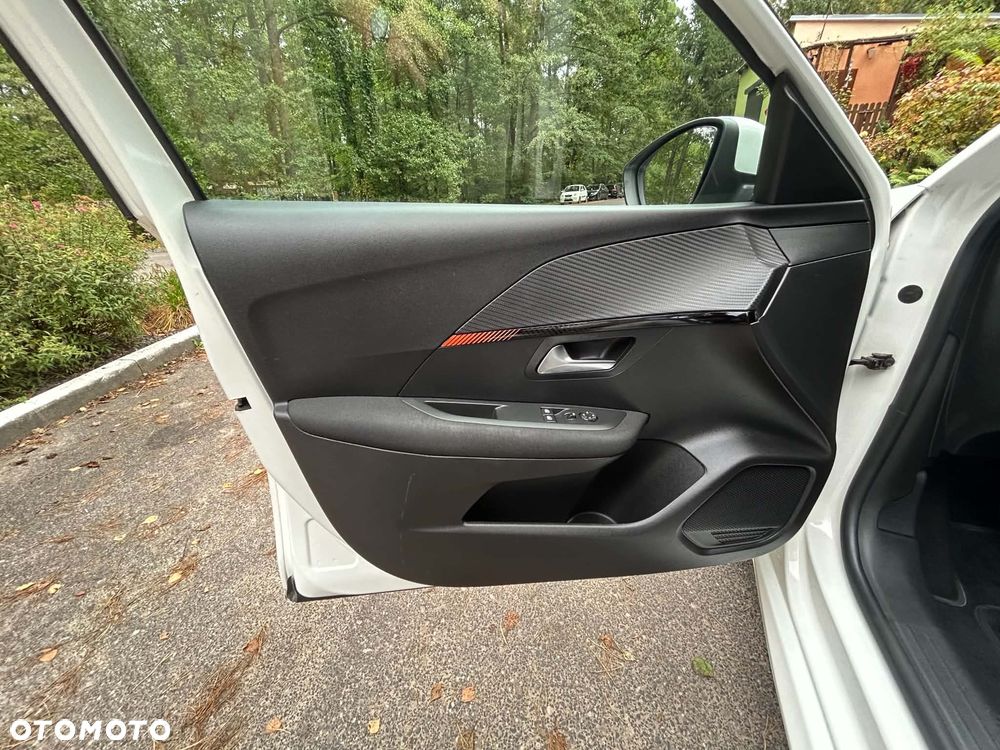 Peugeot 208 - 17