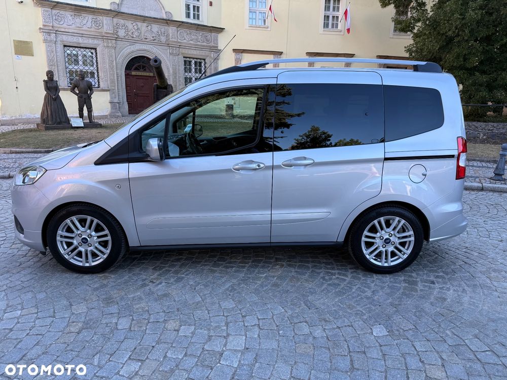 Ford Tourneo Courier 1.5 TDCi S&S Titanium - 4