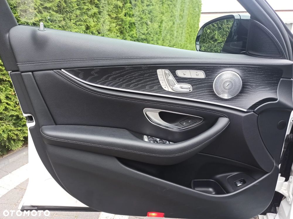 Mercedes-Benz Klasa E 200 4-Matic 9G-TRONIC - 15