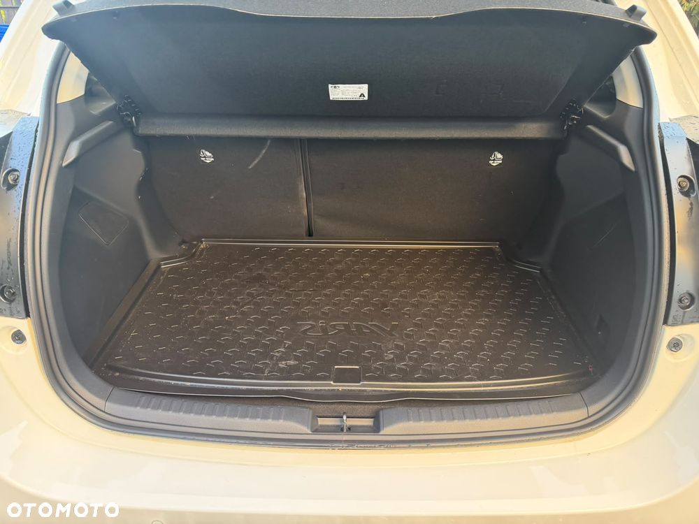 Toyota Yaris Hybrid 1.5 Executive - 16