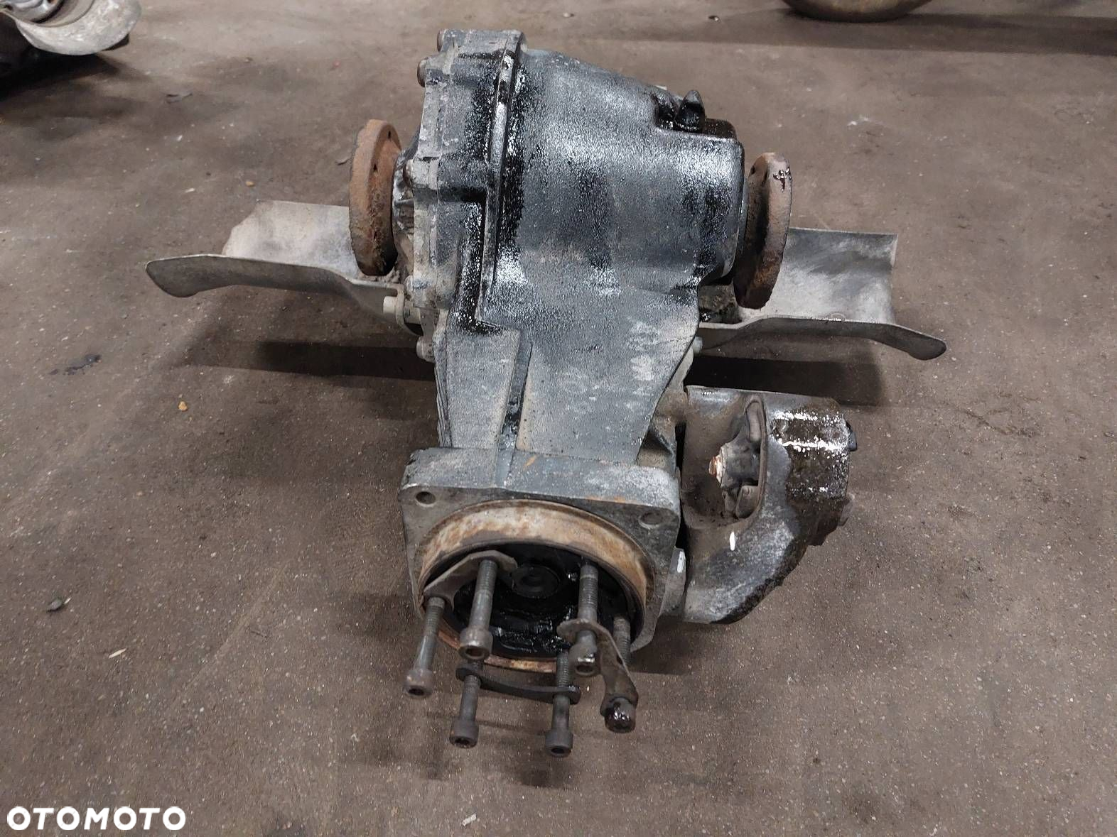 DYFERENCJAŁ DYFER VOLKSWAGEN PASSAT B5 2.8 V6 CUC - 2