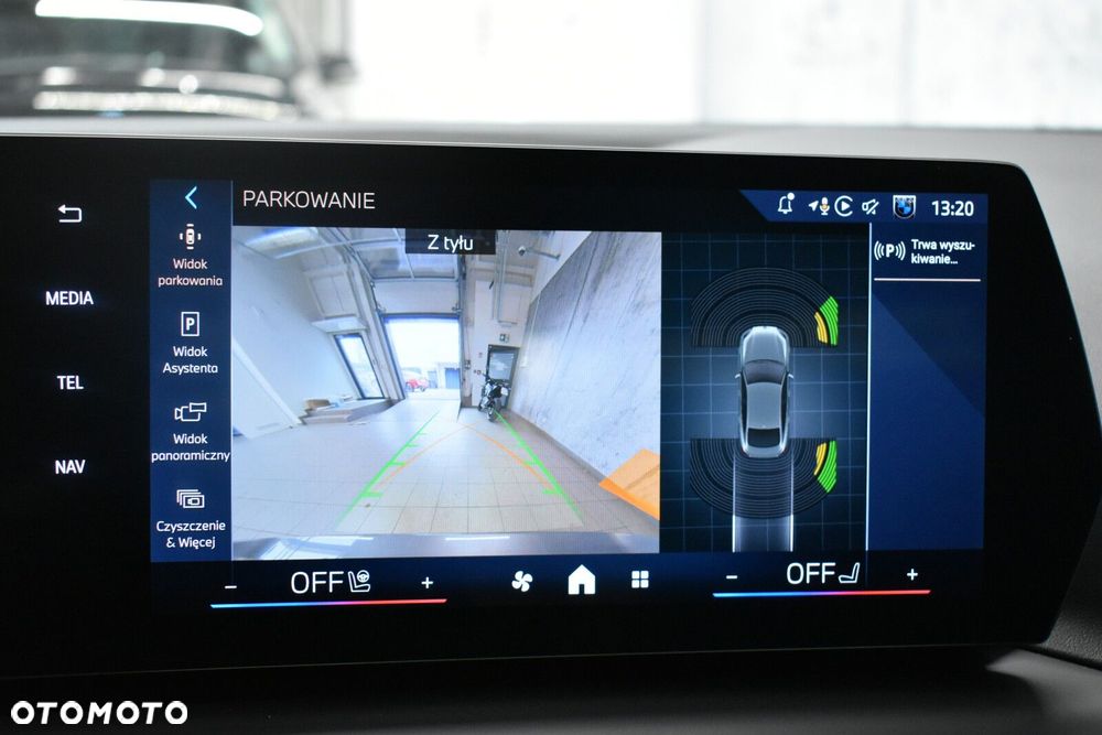 BMW Seria 2 220i mHEV - 14