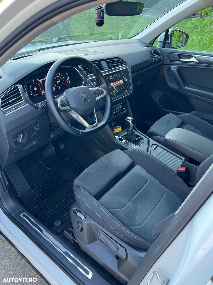 Volkswagen Tiguan - 11